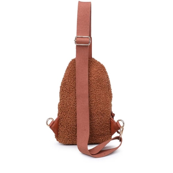 Urban Expressions Ace Sherpa Sling Backpack Tan - Picture 3 of 9